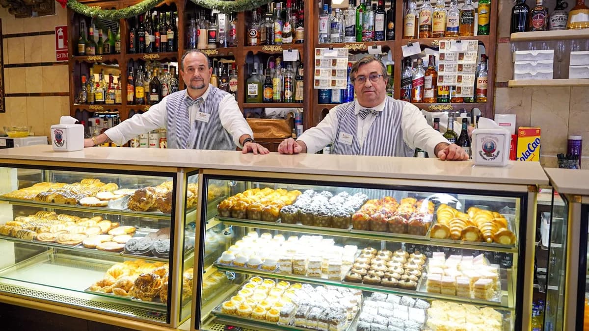 Vitrinas de Confitería La Campana