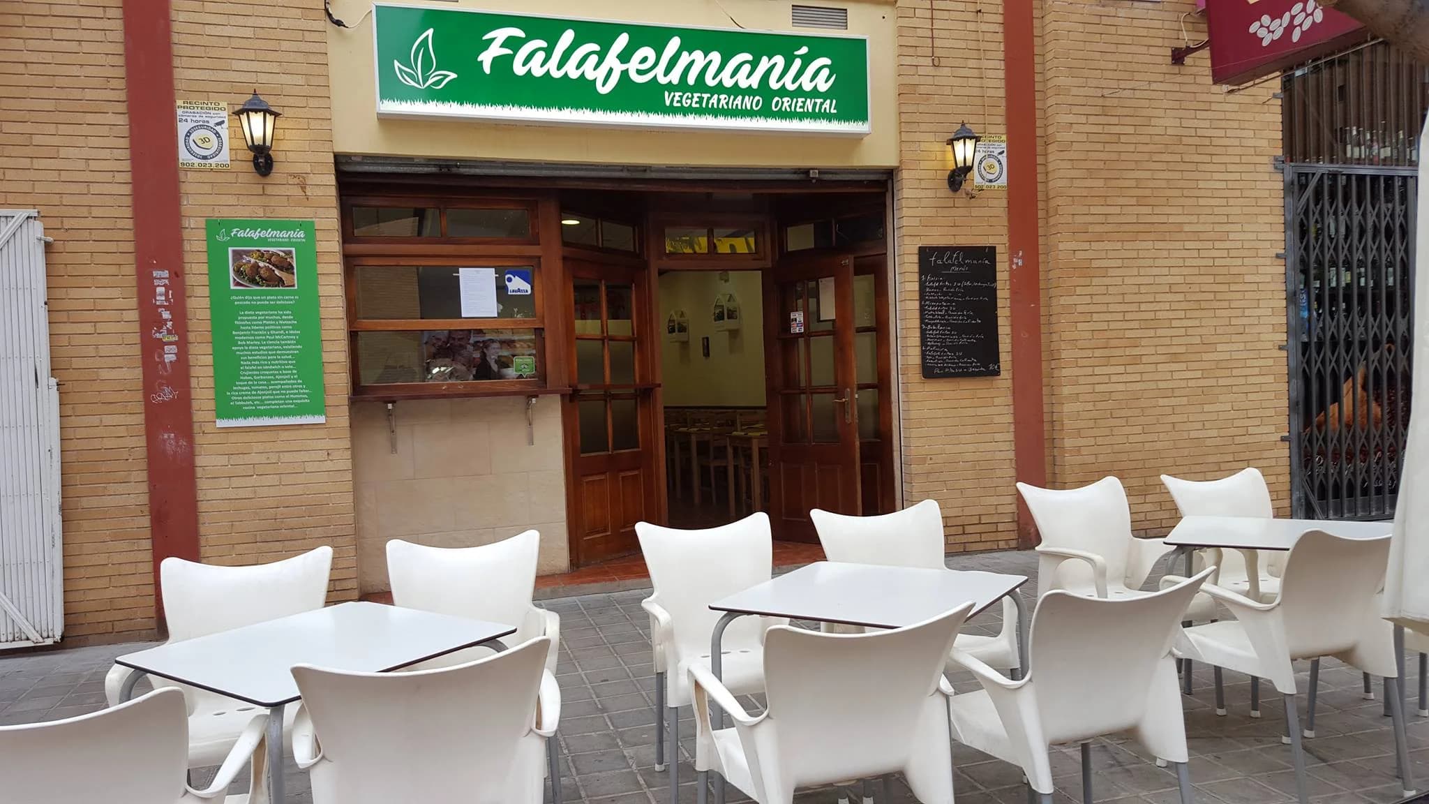 Falafelmanía restaurante vegetariano oriental Calle Perú Alicante