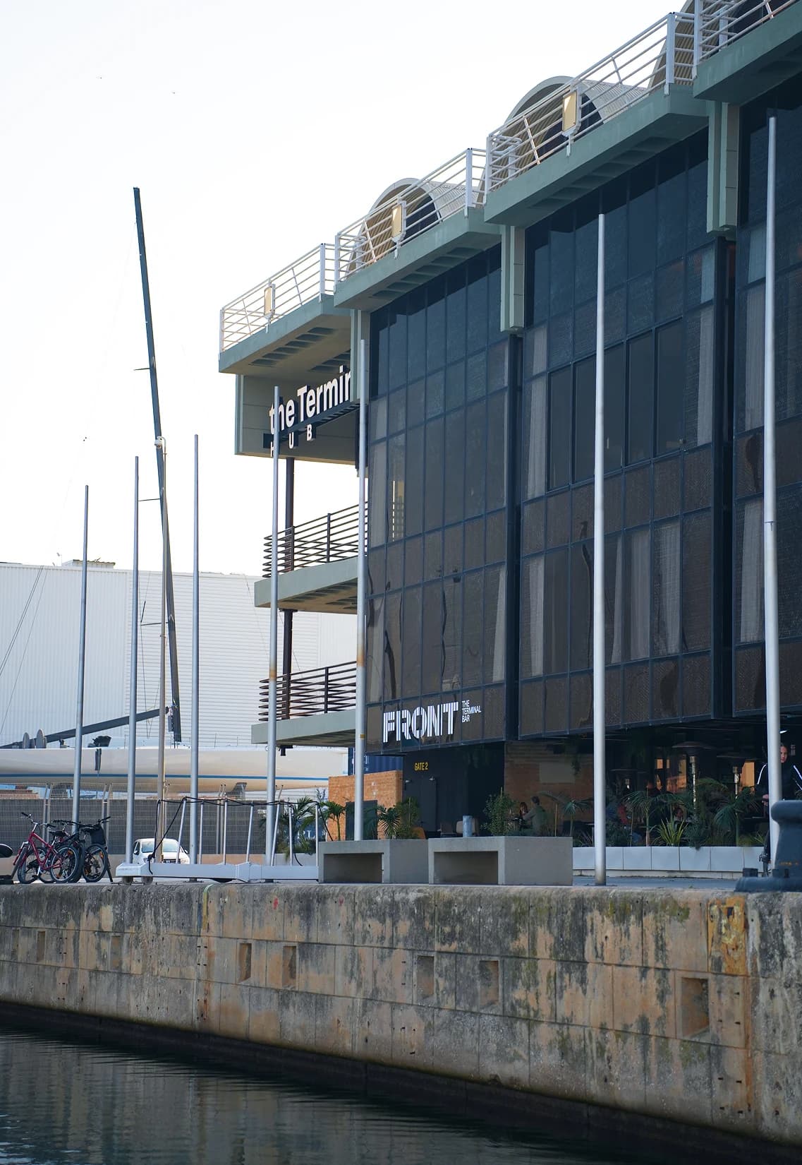 Imagen de FRONT The Terminal Bar en Valencia