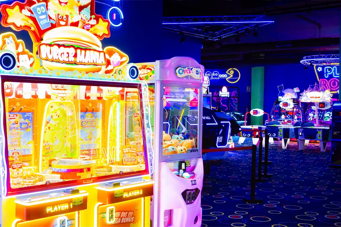 Galaxy Park bowling VR arcade Muelle Uno puerto Málaga