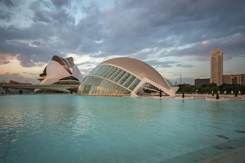 Hemisfèric IMAX 3D Ciudad Artes Ciencias Valencia noche
