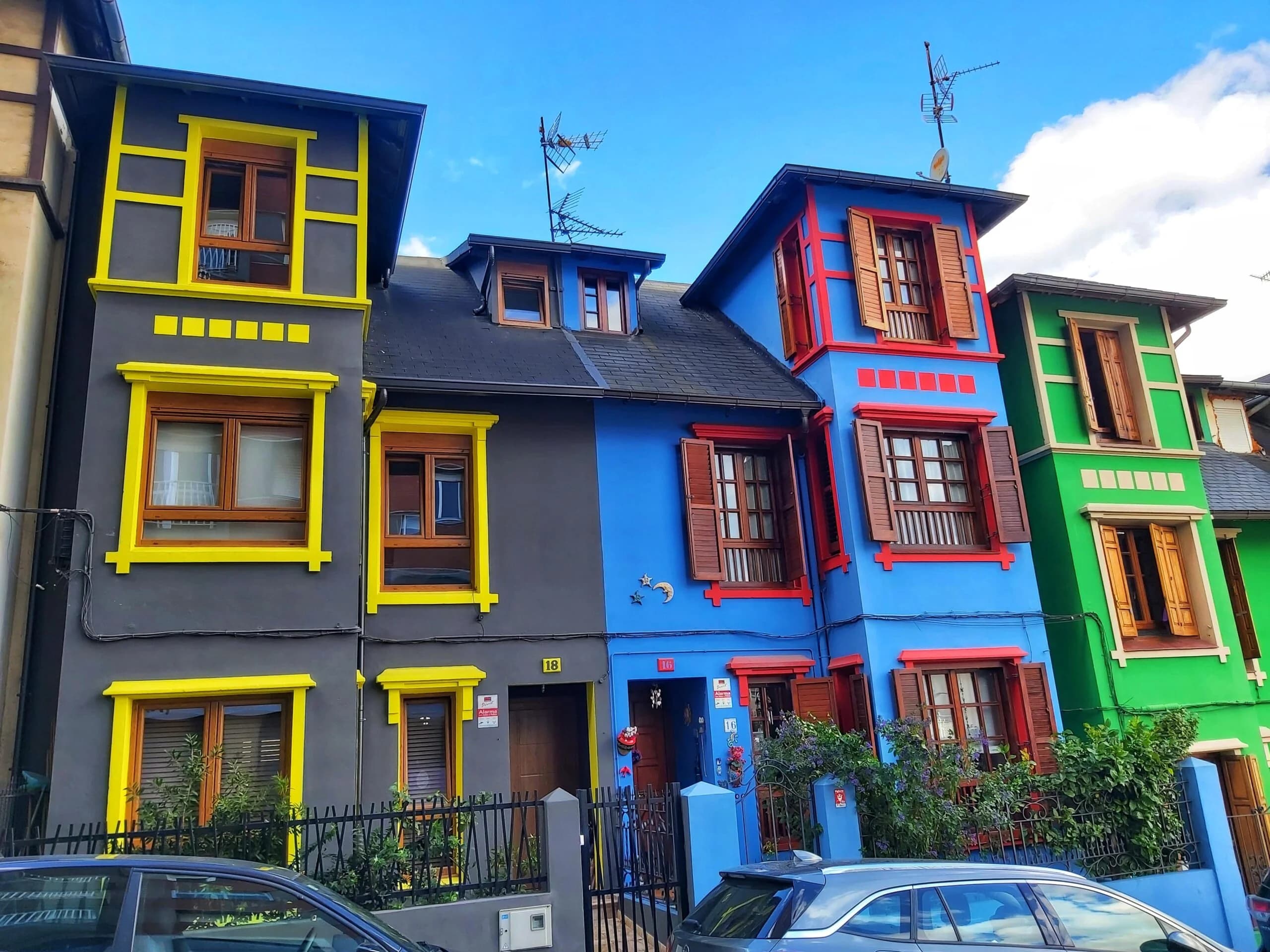 Barrio Iralabarri casas colores Rekalde Bilbao