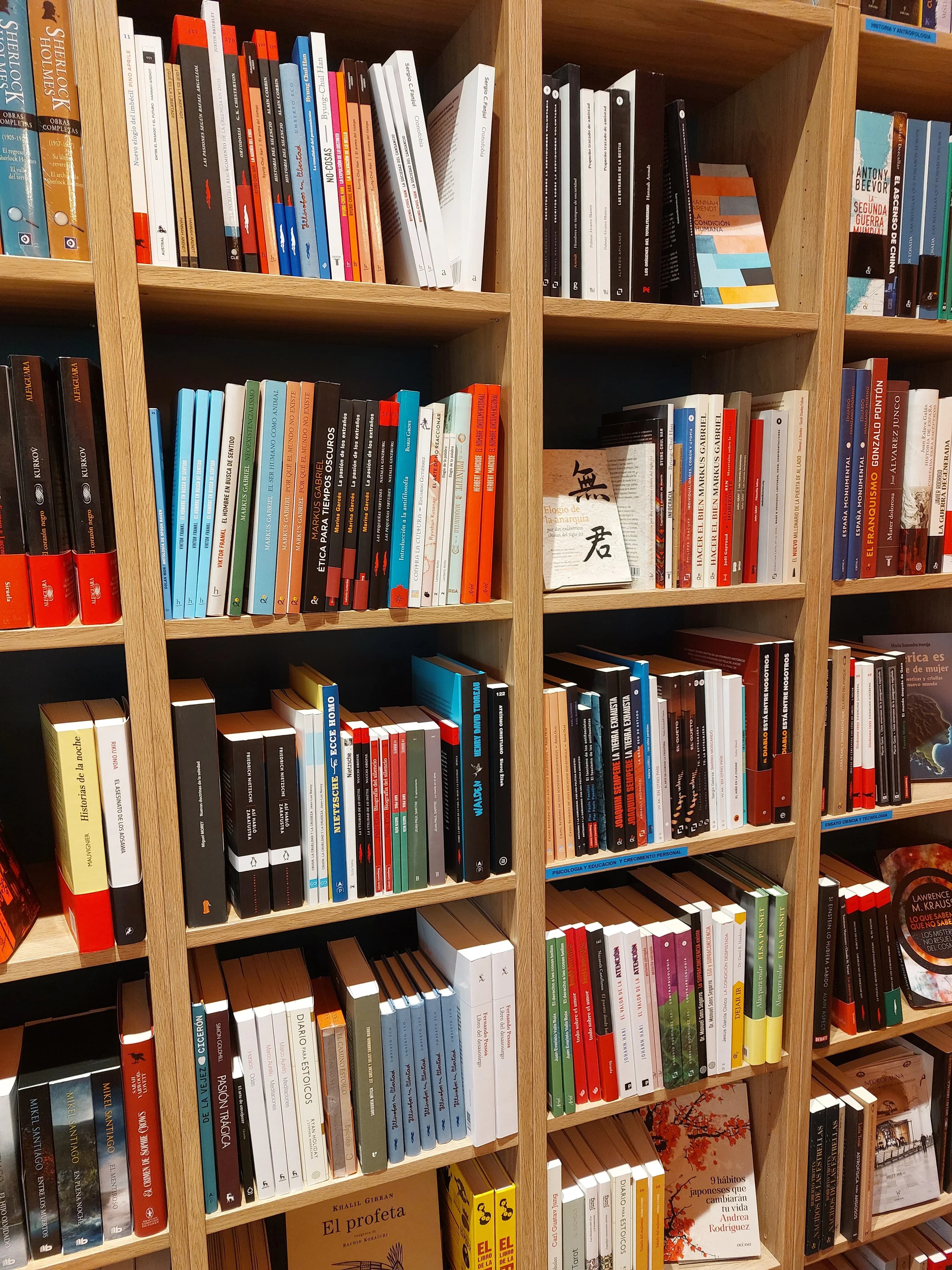 Islátika librería independiente Santa Cruz de Tenerife