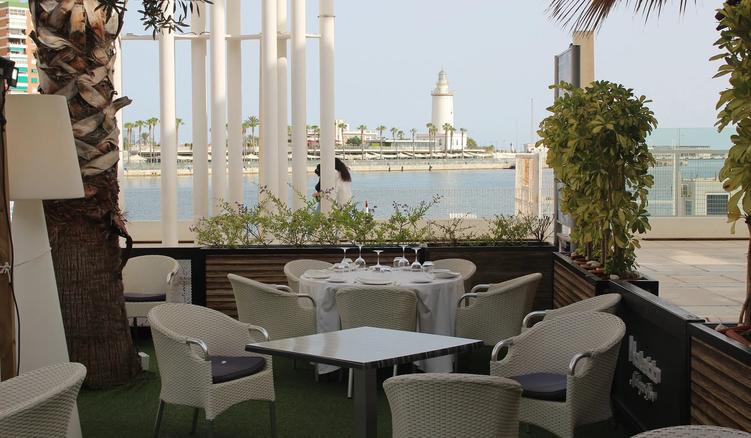 Kaleido Málaga Port: restaurante y terraza frente al Mediterráneo en Muelle Uno