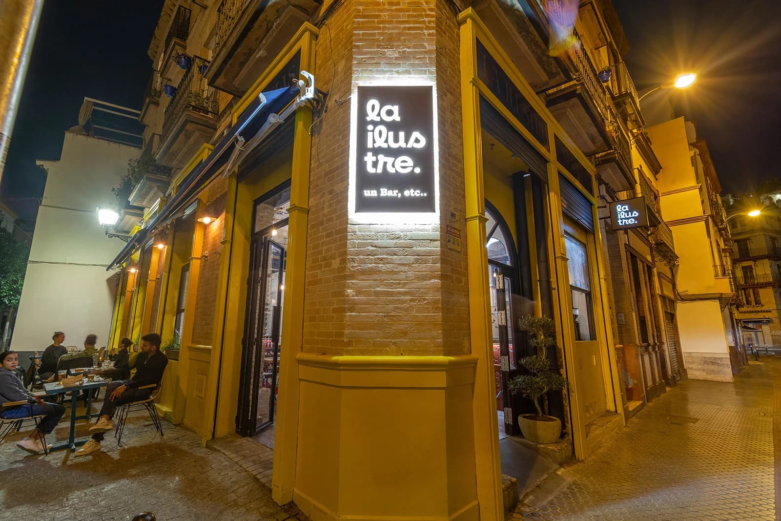 Imagen de La Ilustre en Sevilla