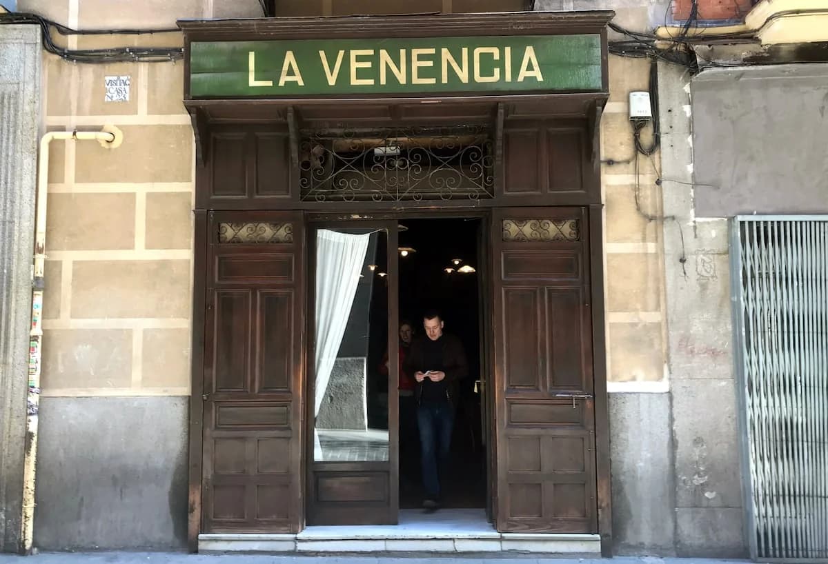 La Venencia: El Bar de los Aficionados al Jerez Madrid