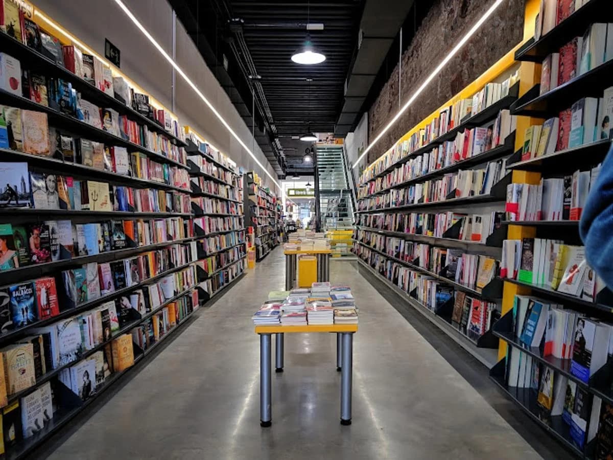 Librería Luces fachada Alameda Principal Málaga