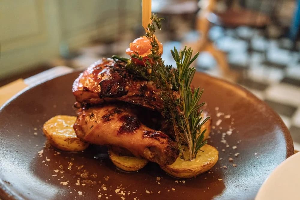Mama' Bistro: Mediterráneo con Influencias Asiáticas junto a la Giralda Sevilla