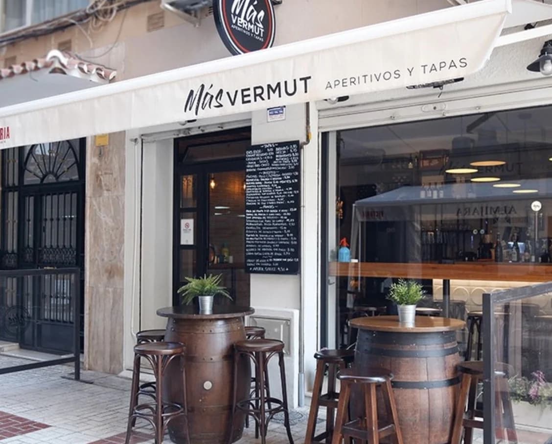 Más Vermut Málaga bar cocina autor pasaje San Fernando