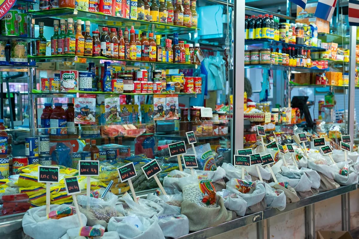 Puestos de frutas en Mercado de Ruzafa