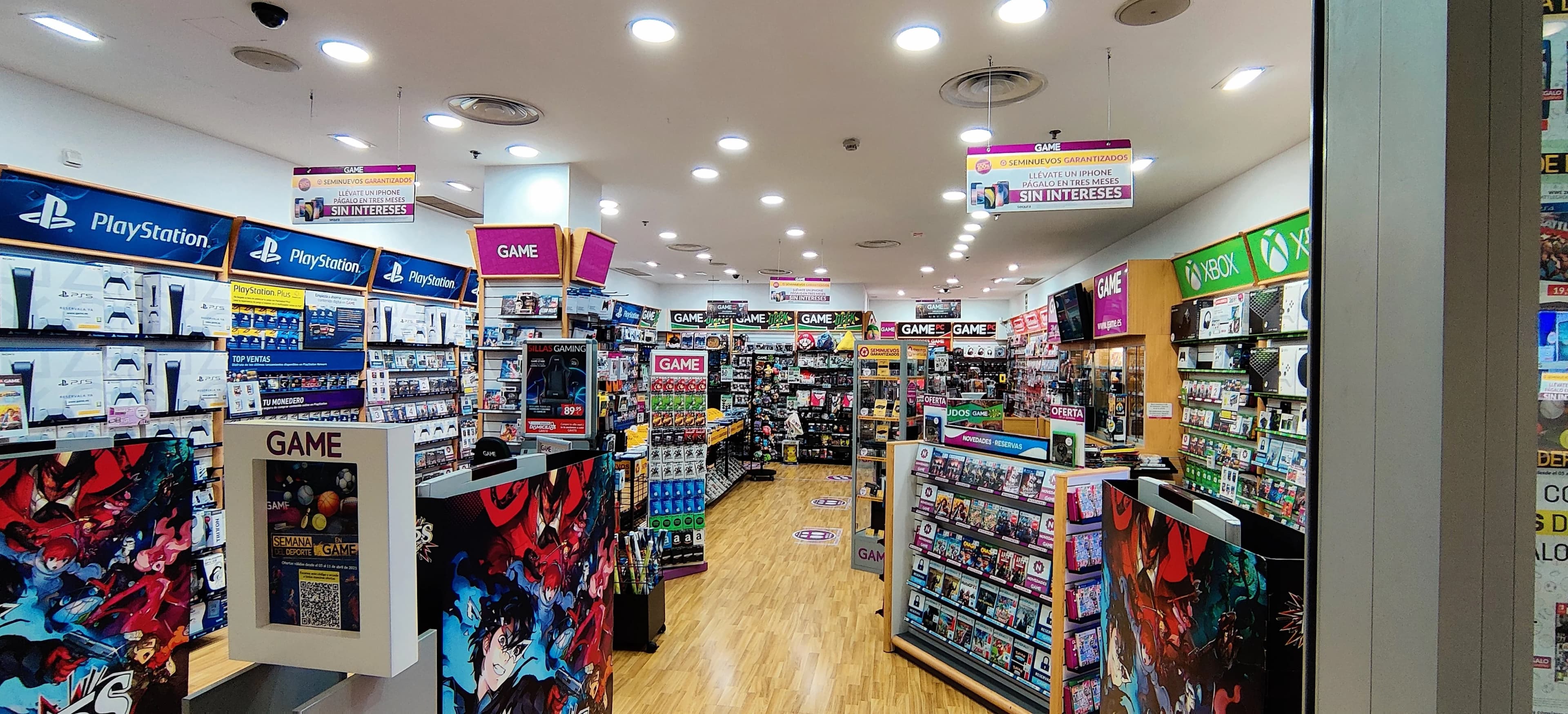MH Games tienda videojuegos calle Valencia Alicante