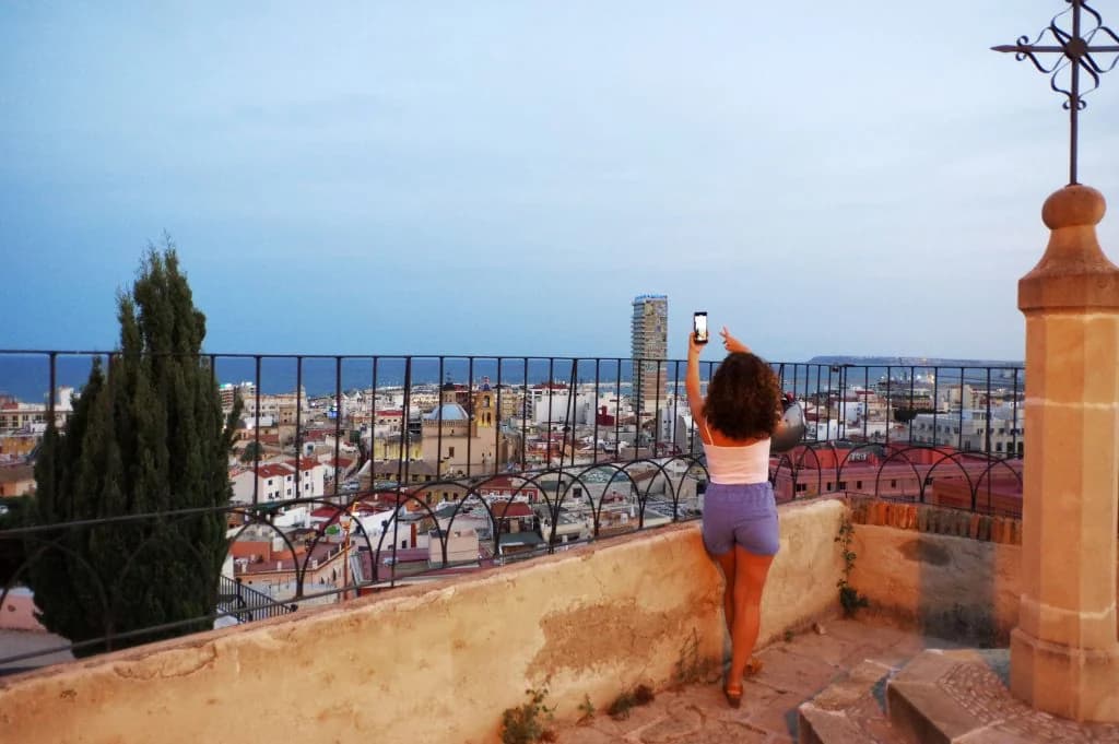 Mirador Santa Cruz barrio histórico Alicante
