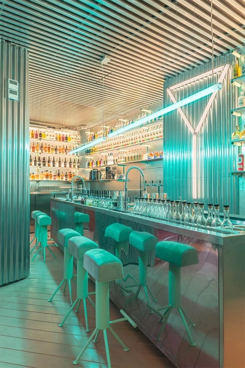 Imagen de Naked & Famous en Sevilla