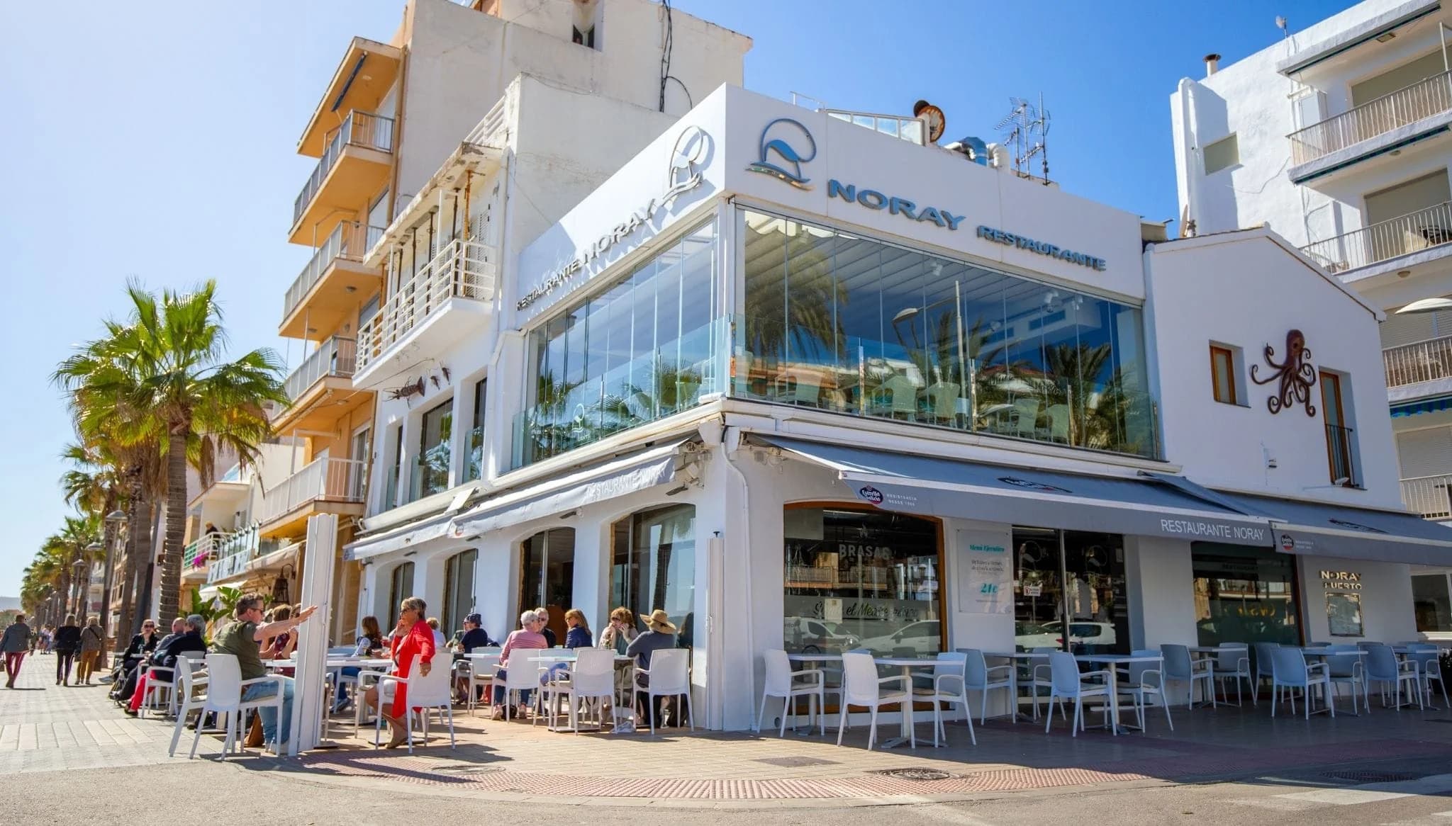 Noray terraza puerto deportivo Alicante mediterráneo