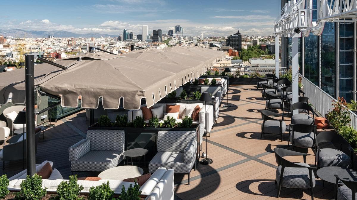 Picos Pardos Sky Lounge - Vermut con Vistas en el BLESS Hotel Madrid
