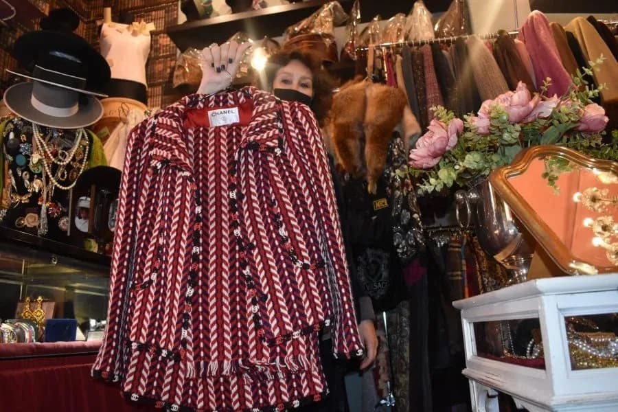 Pilar Ilusión - Alta Costura Vintage en el Rastro Madrid