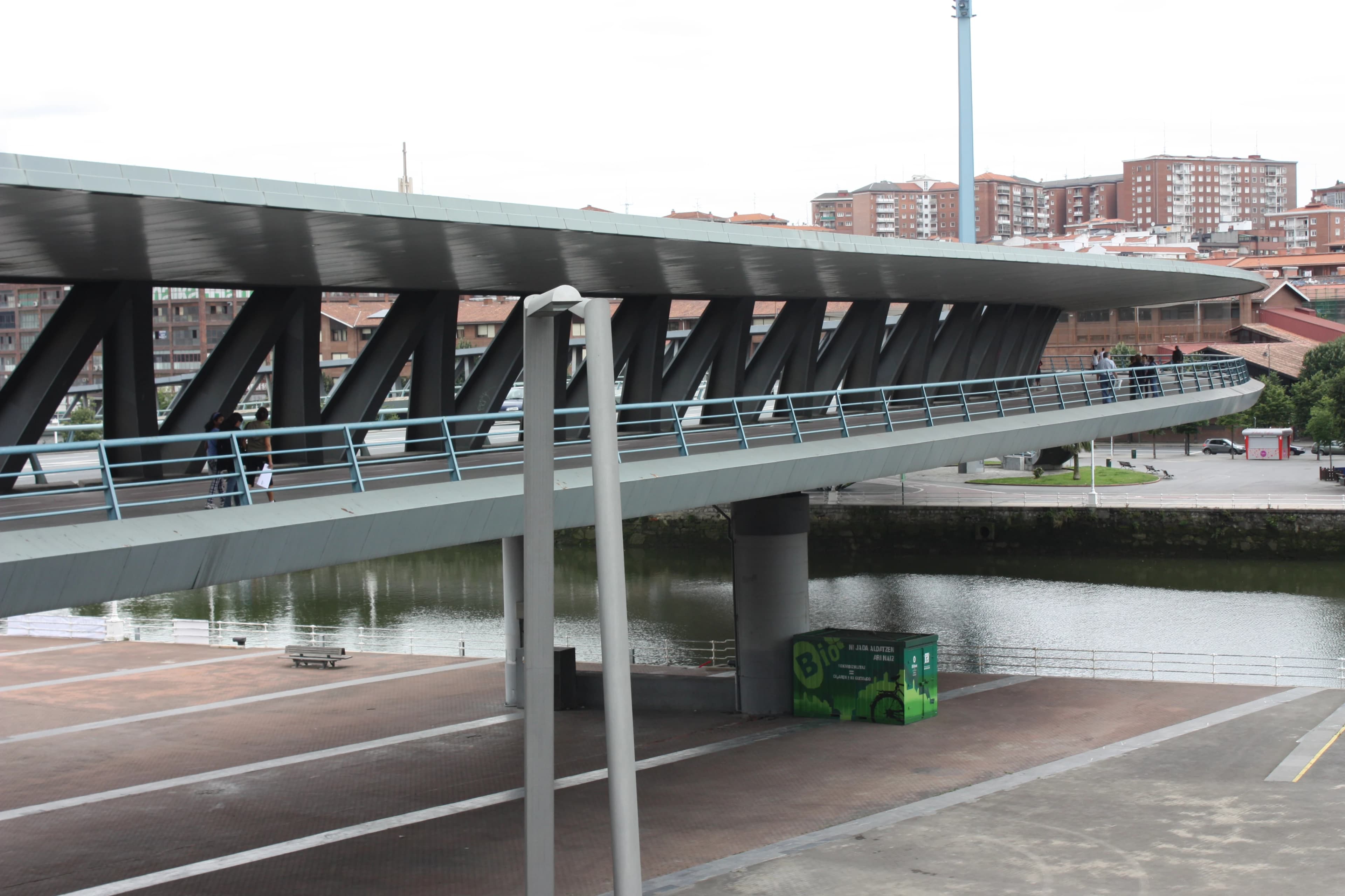 Imagen de Puente Euskalduna en Bilbao