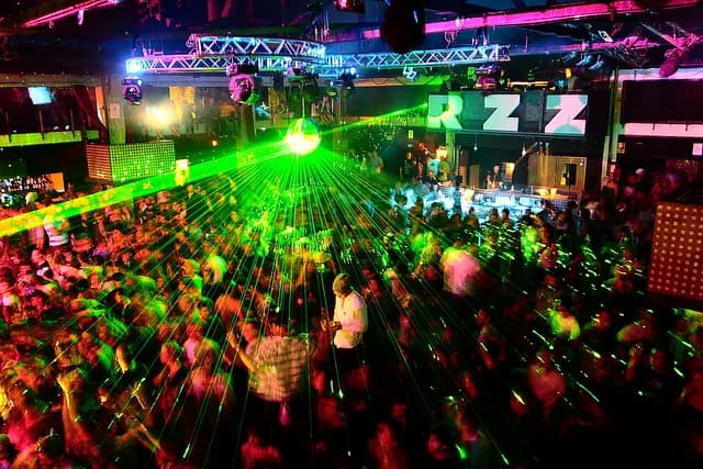 Razzmatazz: cinco salas, cinco mundos, una noche Barcelona