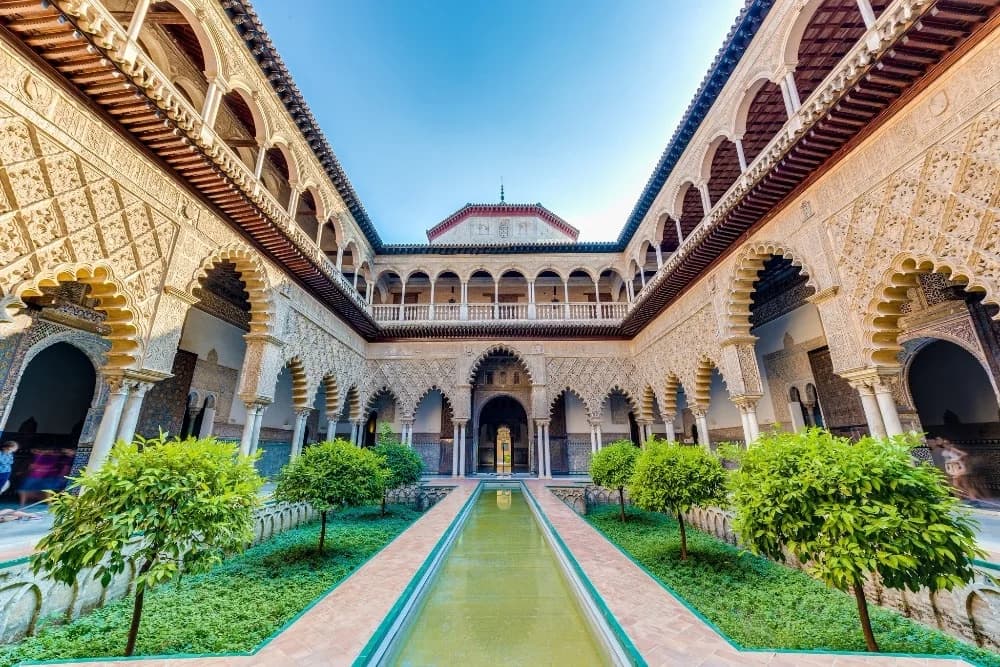 Real Alcázar: Patios, Jardines y Luz Árabe Sevilla