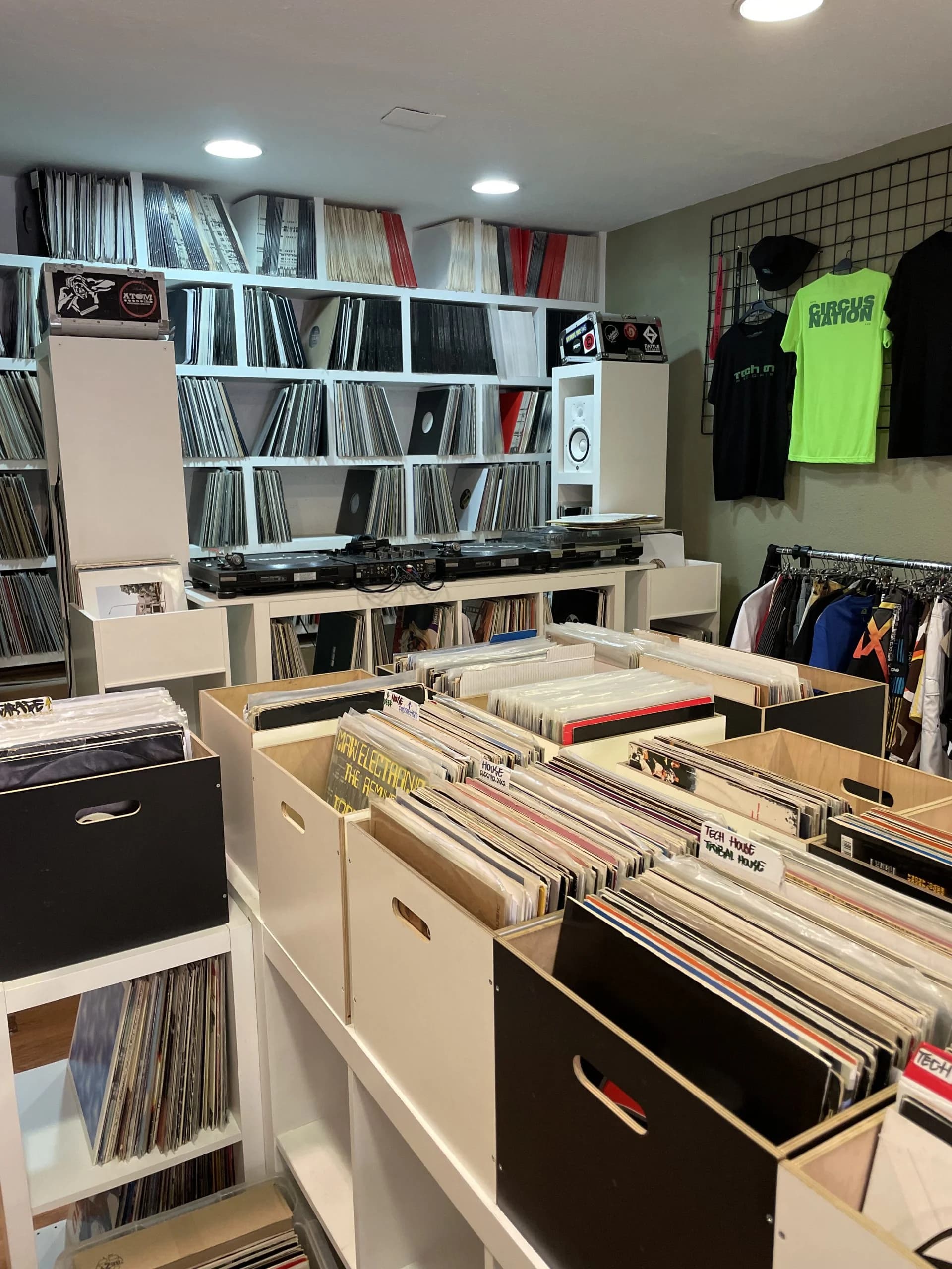 Tech On Records techno vinilo Montalbán Granada