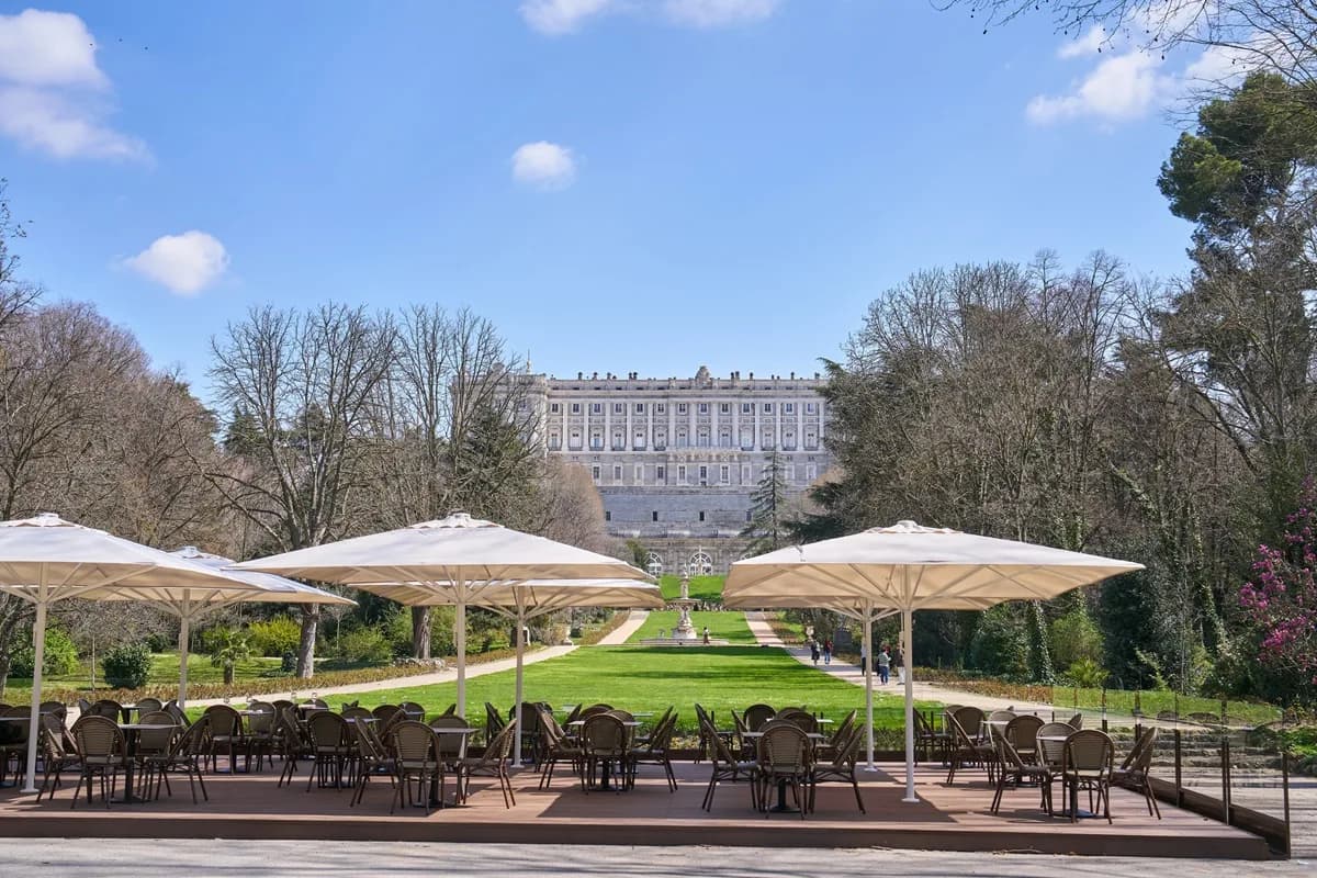 Terraza Campo del Moro junto al Palacio Real