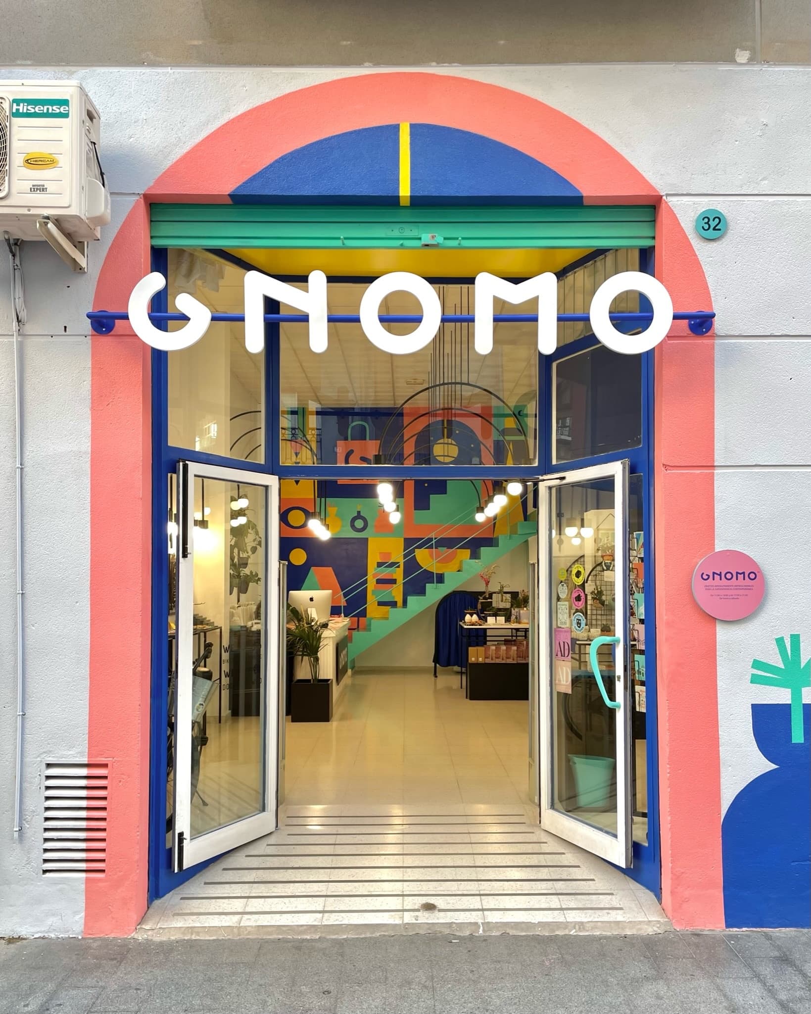 Escaparate de tienda de diseño en Ruzafa